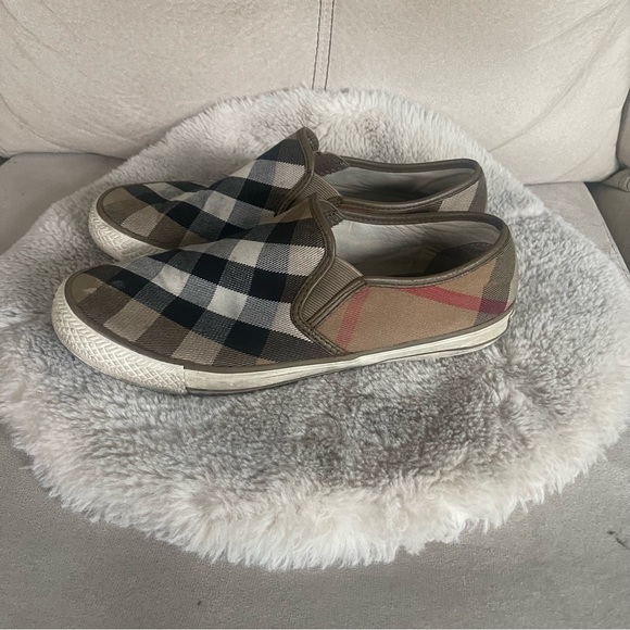 Burberry Slip On Loafers - Picture 12 of 13